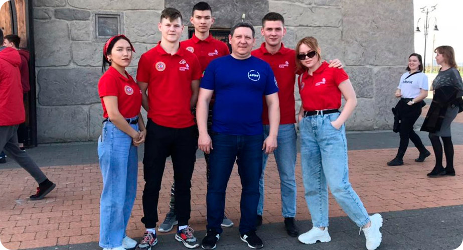 На фото: Данил Саитов в составе сборной команды Республики Татарстан в Ингушетии на отборочных соревнованиях «WorldSkills Russia» (третий слева) (апрель, 2021 года) На фото: Данил Саитов в составе сборной команды Республики Татарстан в Ингушетии на отборочных соревнованиях «WorldSkills Russia» (третий слева) (апрель, 2021 года)